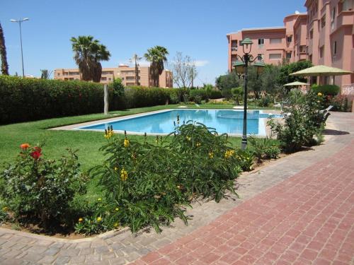 Daoudiate Apartment | Cosy Apartment City Center With Pool
