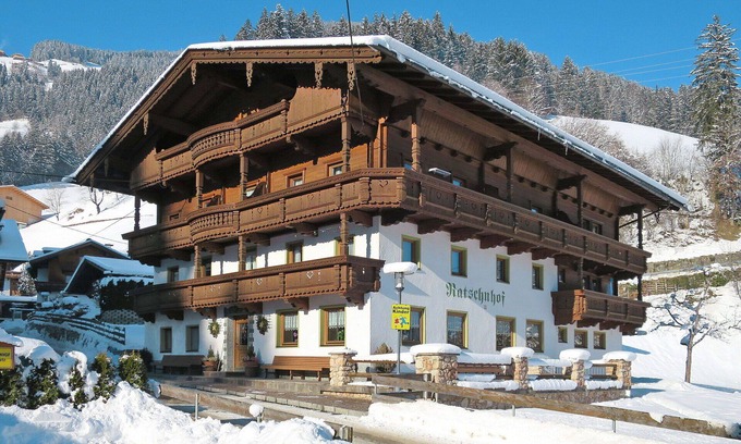 Schwendau Apartment | Cosy apartment for 24 guests with WIFI, TV and balcony