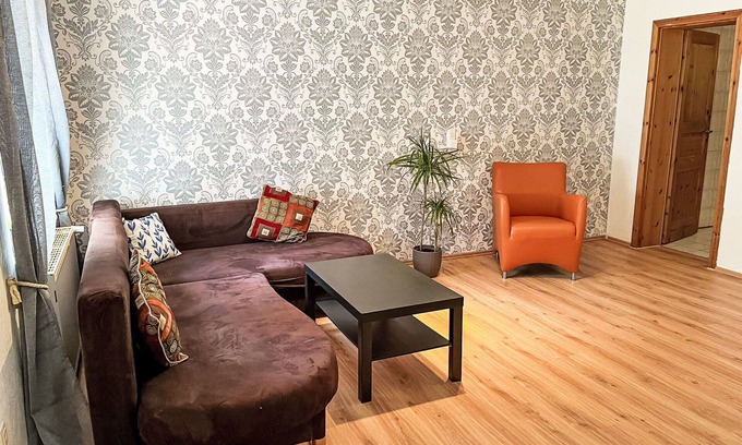 Sudarle Apartment | Cosy apartment for 2 guests with WIFI, TV, terrace and pets allowed