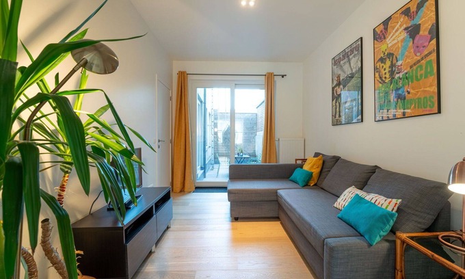 Vogelzang Apartment | Cosy apartment for 3 people with WIFI, TV, terrace and parking