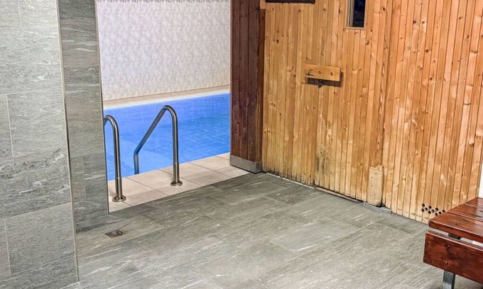 Acletta Apartment | Cosy apartment for 4 people with pool, WIFI, TV, balcony, pets allowed and panoramic view