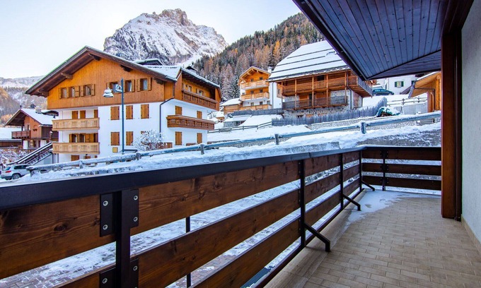 Alba Apartment | Cosy apartment for 5 guests with WIFI, TV and balcony