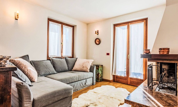 Sant'Antonio di Mavignola Apartment | Cosy apartment for 6 people with TV, balcony and parking