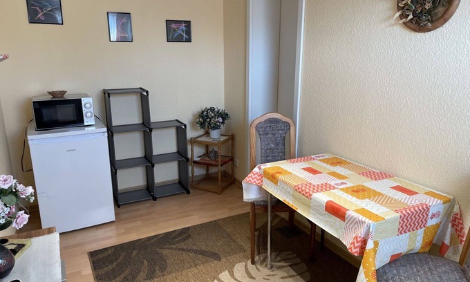 Mirow Apartment | Cosy apartment for 3 people with TV, patio and pets allowed
