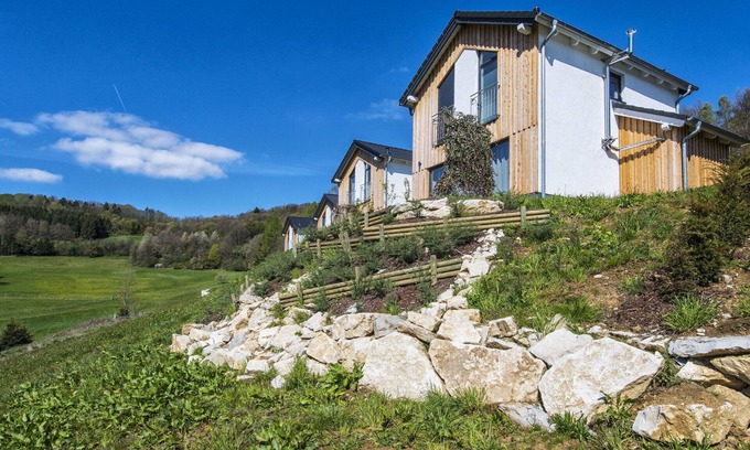 Mistelgau House | Cosy apartment in villa for 6 guests with WIFI, TV, terrace and pets allowed