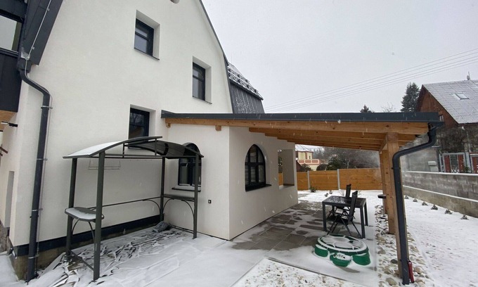 Velke Losiny Villa | Cosy apartment in villa for 6 guests with WIFI, TV, terrace and parking