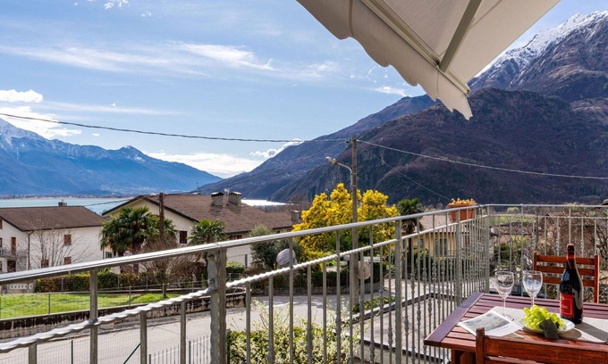 Novate Mezzola Apartment | Cosy apartment for 5 people with WIFI, TV and balcony