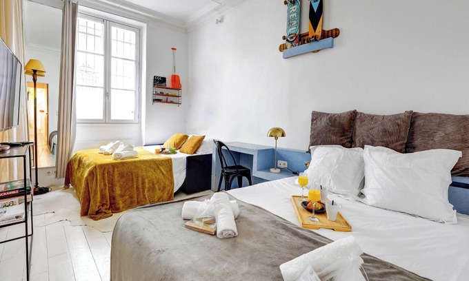 Quartier de Rochechouart Apartment | Cosy apartment near Opéra Garnier - Suite 222