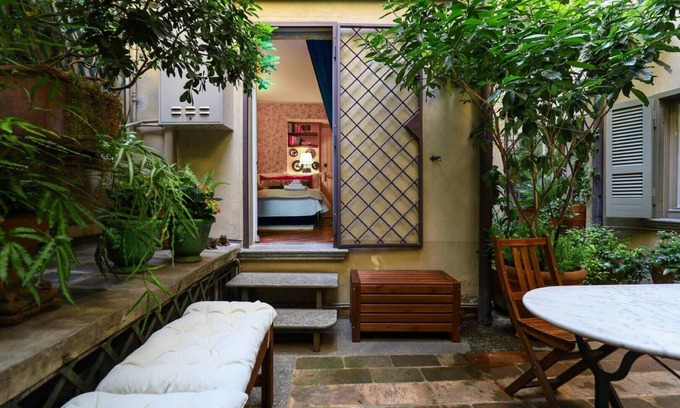 Brera Apartment | COSY BRERA - a little peaceful gem with terrace