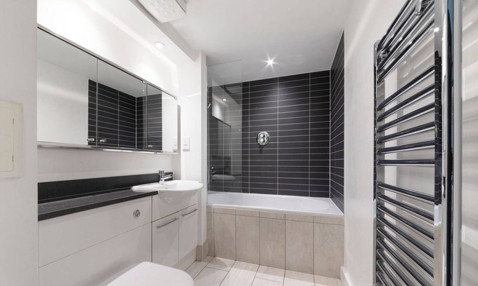 Canary Wharf Apartment | Cosy Canary Wharf & O2