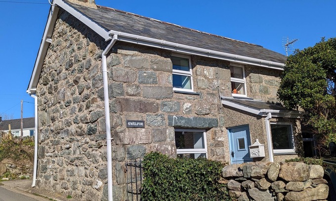 Llanfair Cottage | Cosy, coastal cottage in the heart of Snowdonia