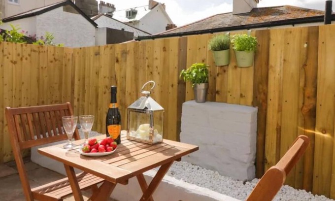 Torquay City Centre House | Cosy cottage close to Torquay’s main harbour and seafront