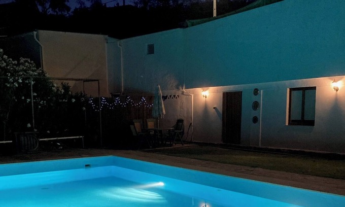 Tozar Cottage | Cosy Cottage, With Access to Large Private Pool, in Great Countryside. Explore!