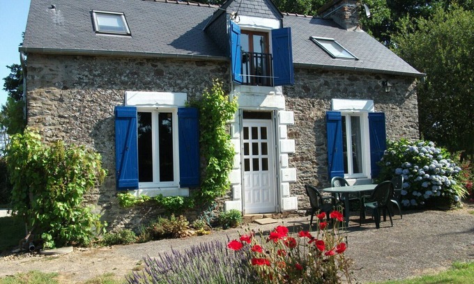 Kerfourn Cottage | Cosy detached stone cottage with garden and parking