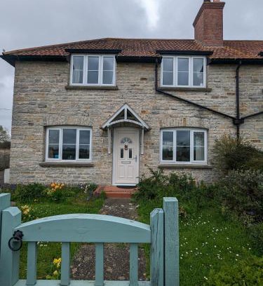 Muchelney House | Cosy family cottage south Somerset