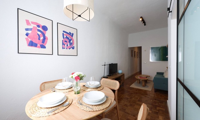 Palos de la Frontera Apartment | Cosy flat in Atocha station GL30