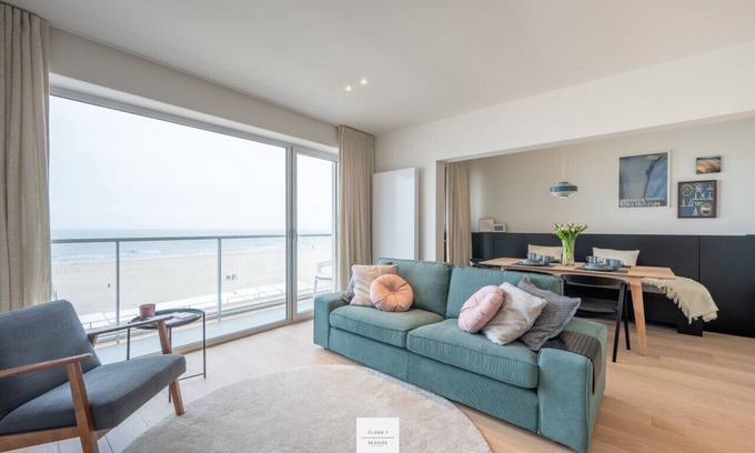De Haan Apartment | Cosy Floor, great location with spectacular sea view