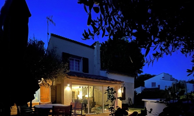 Le Pontet House | Cosy house in peaceful setting 10 minutes from Avignon