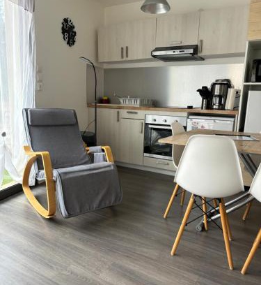 Villeneuve-les-Maguelone Apartment | Cosy Lodge Studio confortable et spacieux avec jardin