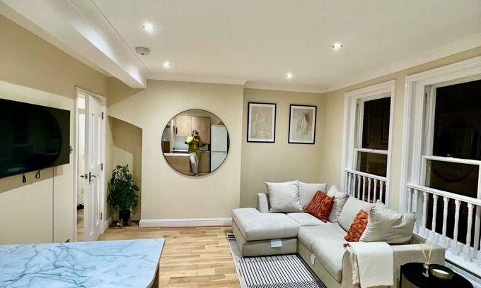 South Norwood Apartment | Cosy, luxurious 2 bed, in the heart of London