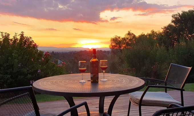 North Tamworth Apartment | Cosy Secluded Pocket 5 Mins From Tamworth Cbd!