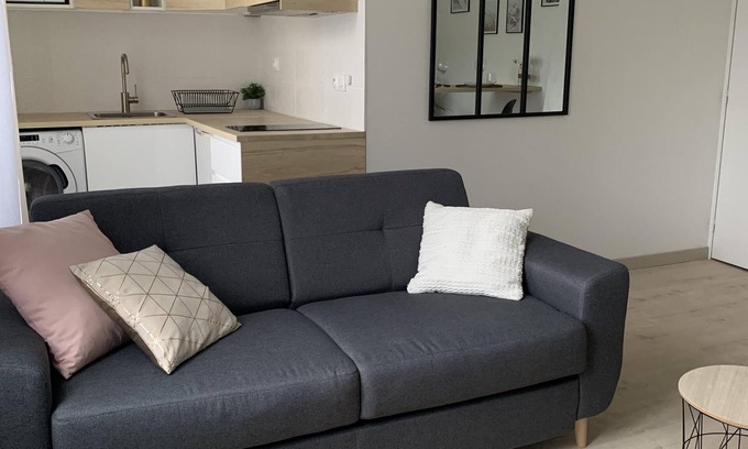 Cergy Apartment | Cosy Studio 30m2 - At the foot of the station - Parking