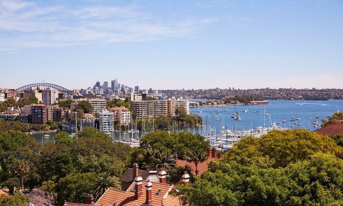 Darling Point Apartment | Cosy Studio with Rooftop Terrace and Bay Views