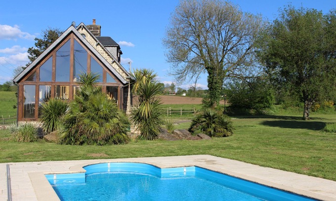 Saint-Michel-de-Montjoie Cottage | Cottage 'La Bergerie' in the Norman bocage (swimming pool and tennis court)