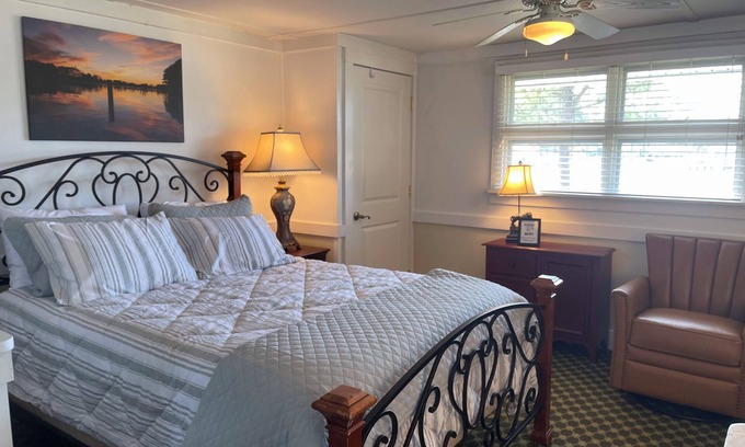 Bozman Cottage | Cottage 1-B: Waterfront cottage, 1 bd 1 bath, Perfect for your next getaway!