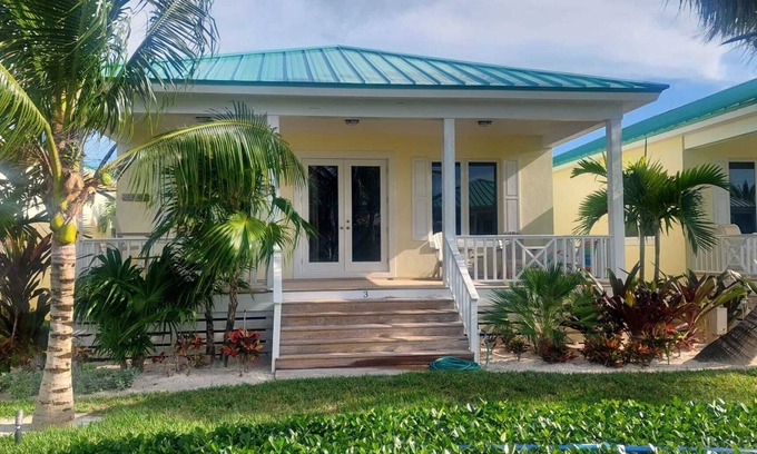 Treasure Cay Cottage | Cottage # 3 - Sleeps 8 and just steps away from the beach!n