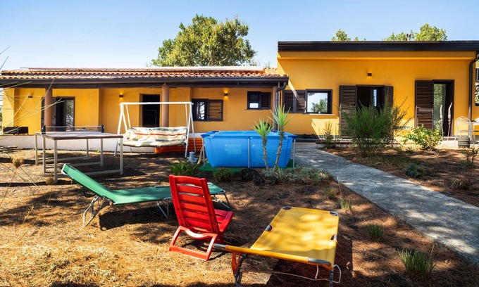 Nicolosi Cottage | Cottage 'Etna Country Home' with Sea View, Wi-Fi and Air Conditioning
