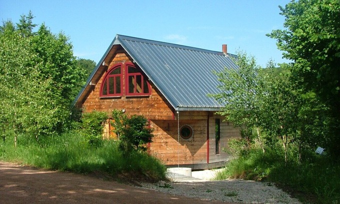 Alligny-en-Morvan Ski Chalet | COTTAGE IN THE TIGHT ALLIGNY Morvan