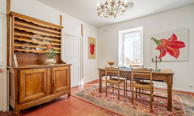 Saint-Jean-de-Barrou House | Cottage 'La Maison Des Remparts' with Private Garden and Wi-Fi