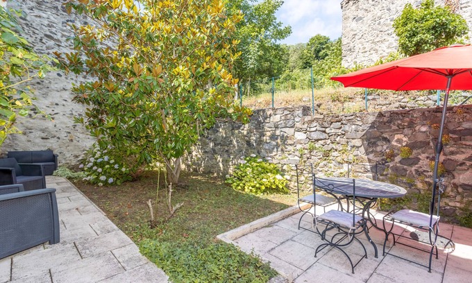 Gincla Cottage | Cottage 'Le Boisset' with Mountain View, Private Terrace and Wi-Fi