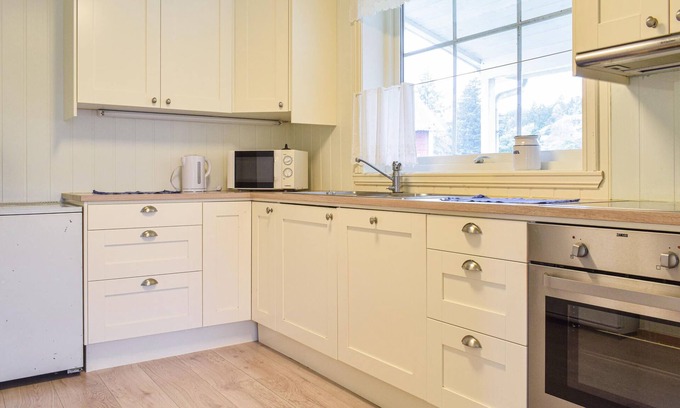 Bremnes House | Cottage on farm in rural environment.