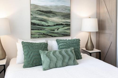 Downtown Reno Apartment | Cottage on Historic Grounds Jade