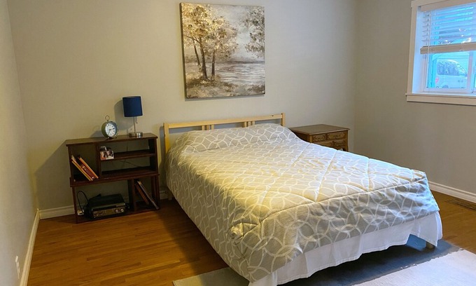 Trenton House | Cottage on the Bay of Quinte