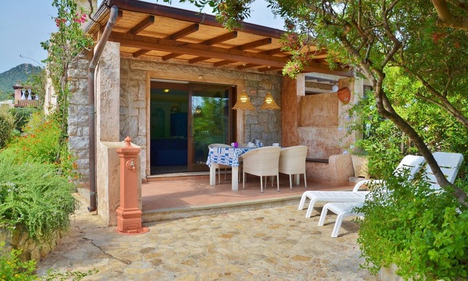 Sant'Elmo Resort | Cottage with garden and barbecue 100 m from the sea