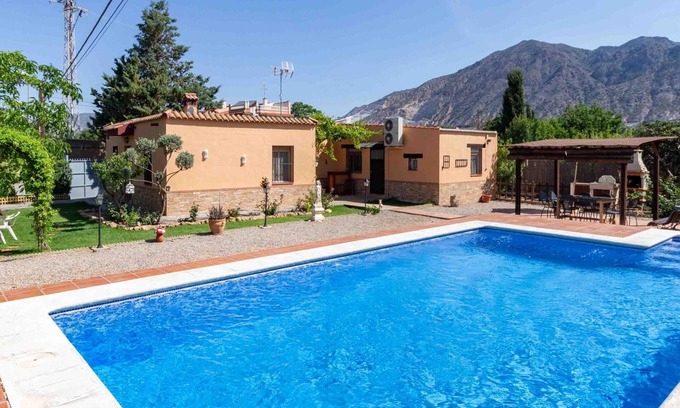 Niguelas Cottage | Cottage with pool, barbecue and garden
