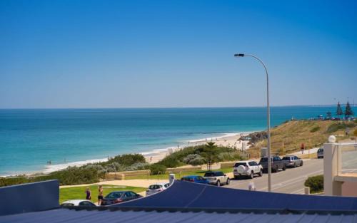 Cottesloe Apartment | Cottesloe Blue Apartment