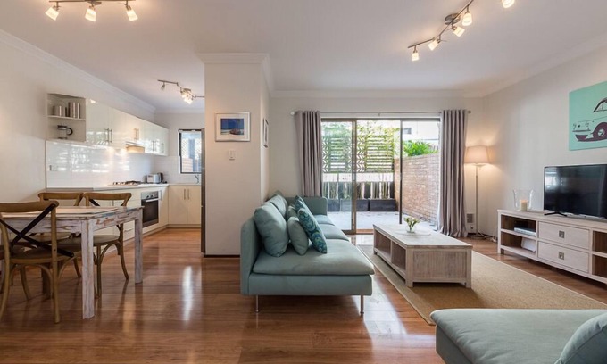 Cottesloe Apartment | Cottesloe Sea Salt Abode - Executive Escapes