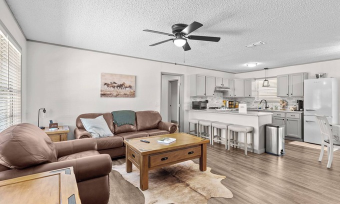 Knox City House | Country Comfort 4BR-2BA, New Reno, Patio, Fenced Yard, BBQ