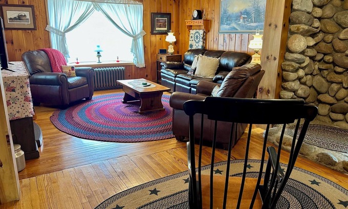 North Lake George House | Country Cottage Living in the Town of Ticonderoga with Modern Amenities
