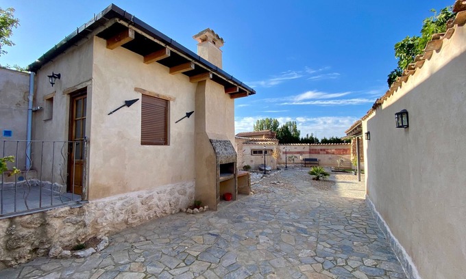 Mambrilla de Castrejon House | Country House 'La Mambla De La Ribera 2' with Mountain View, Shared Garden and Wi-Fi
