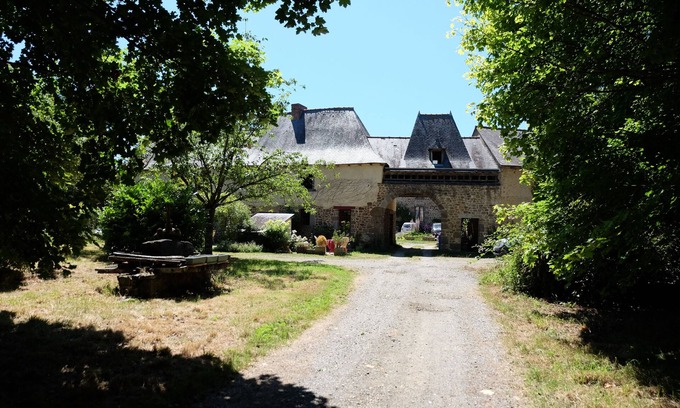 Saint-Brieuc-des-Iffs House | Country gîte in the heart of an old farmhouse