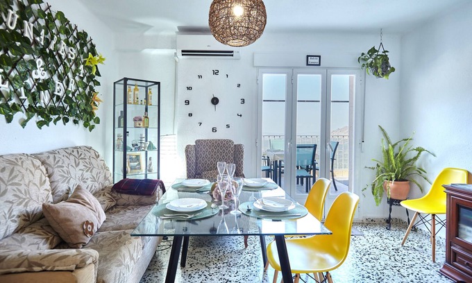 Albanchez de Magina House | Country House 'Casa Rural Lunares Y Salinera' with Private Terrace, Wi-Fi and Air Conditioning