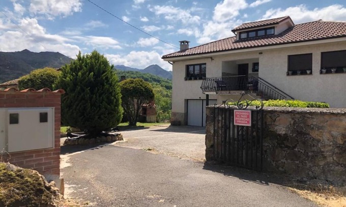 Corao House | Country House 'Apartamento 1' with Mountain View, Private Garden and Wi-Fi
