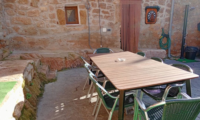 Valdeverdeja House | Country House 'El Canchal De Eladia' with Mountain View, Wi-Fi and Air Conditioning