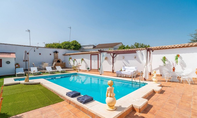 Penaflor House | Country House 'Los Mellizos' with Private Pool, Wi-Fi and Air Conditioning