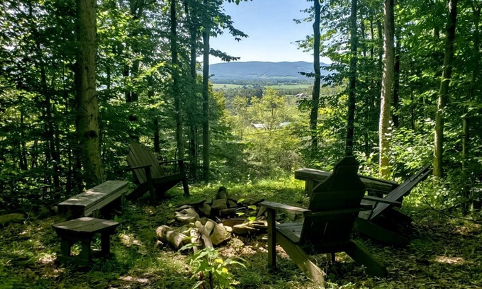 Davis Cabin | Country Mile - 43 Promised Land RoadnnCountry Mile - Hot Tub, Mountain View, Gas Fireplace, Short Drive to Two Ski Resorts & Two State Parks